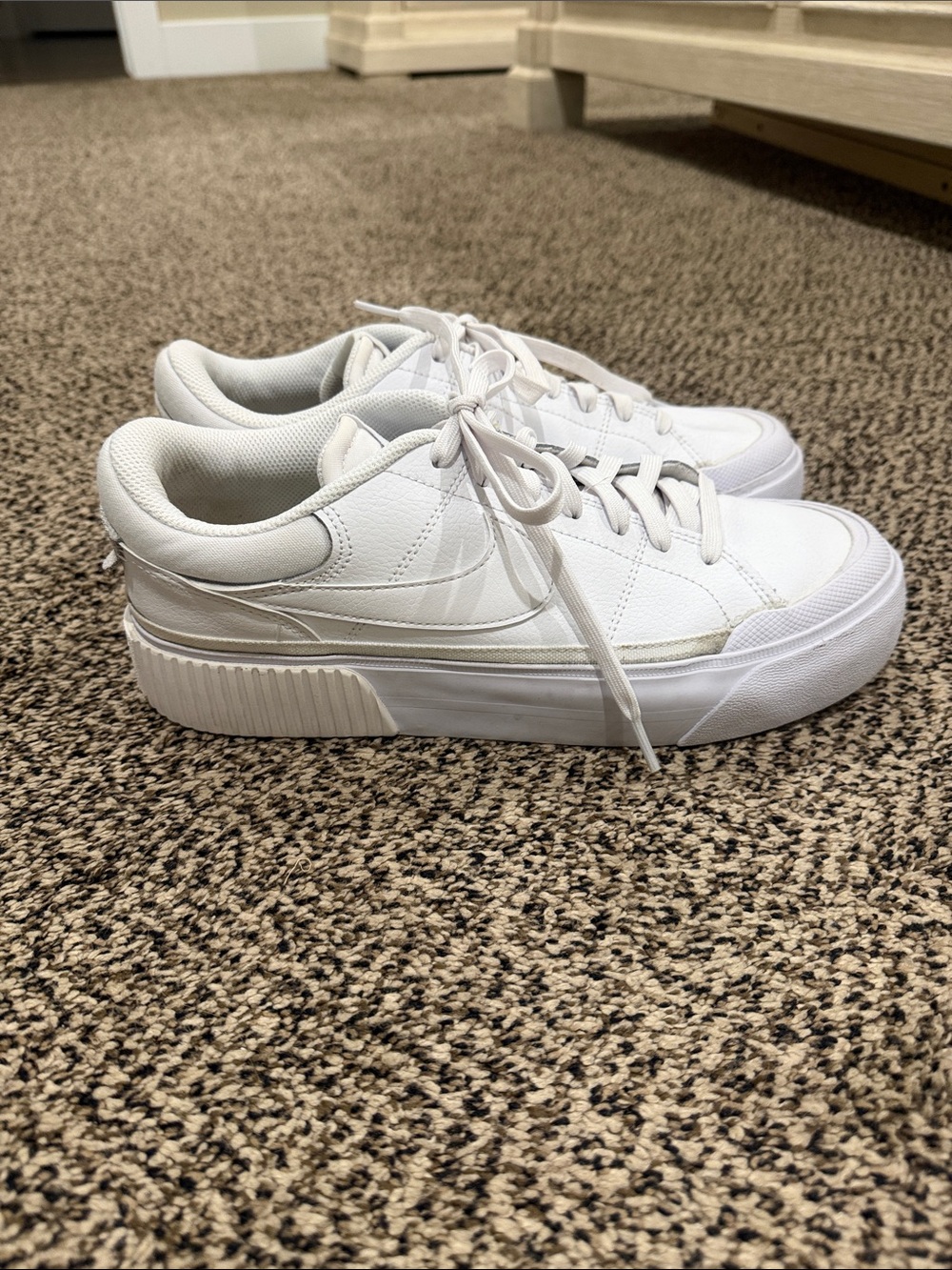 Nike court legacy lift